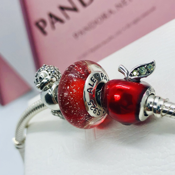 PANDORA Disney Snow White Murano, Apple & Owl Set - Picture 4 of 8